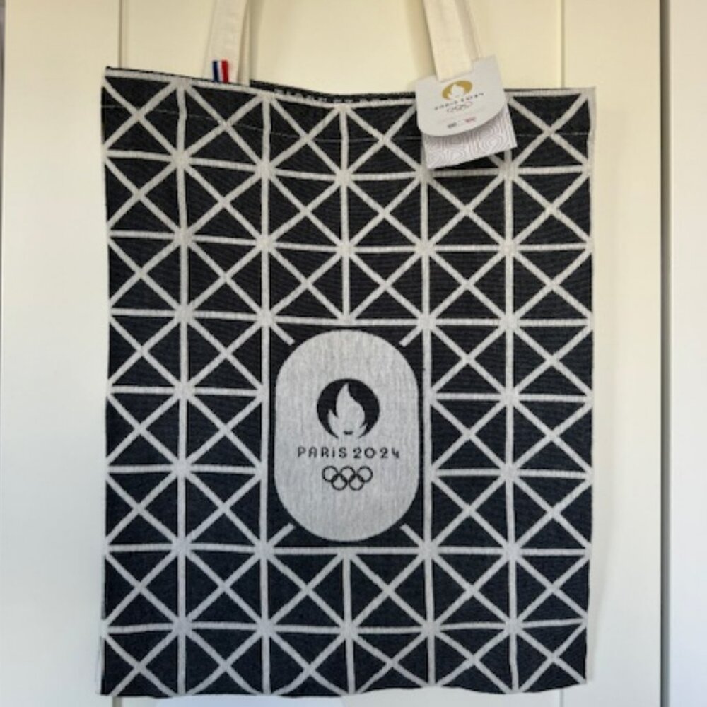 EIFFEL TOWER DESIGN TOTE BAG OFFICIAL OLYMPIC PARIS 2024 SUMMER GAMES - NWT